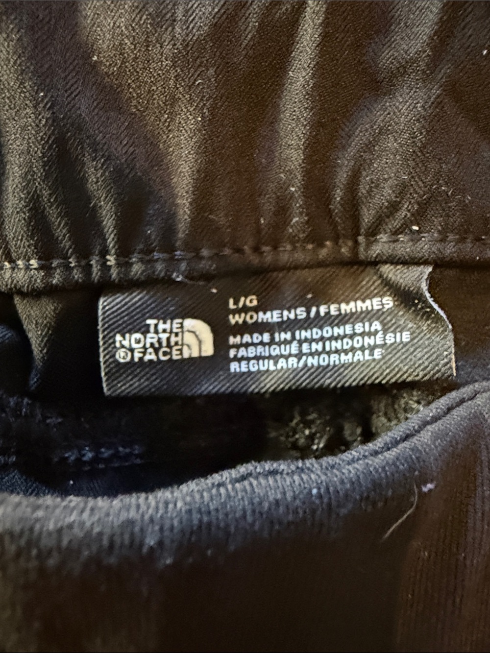 The North Face Black Women's Cargo Pants with Zip Pockets - Picture 2 of 4